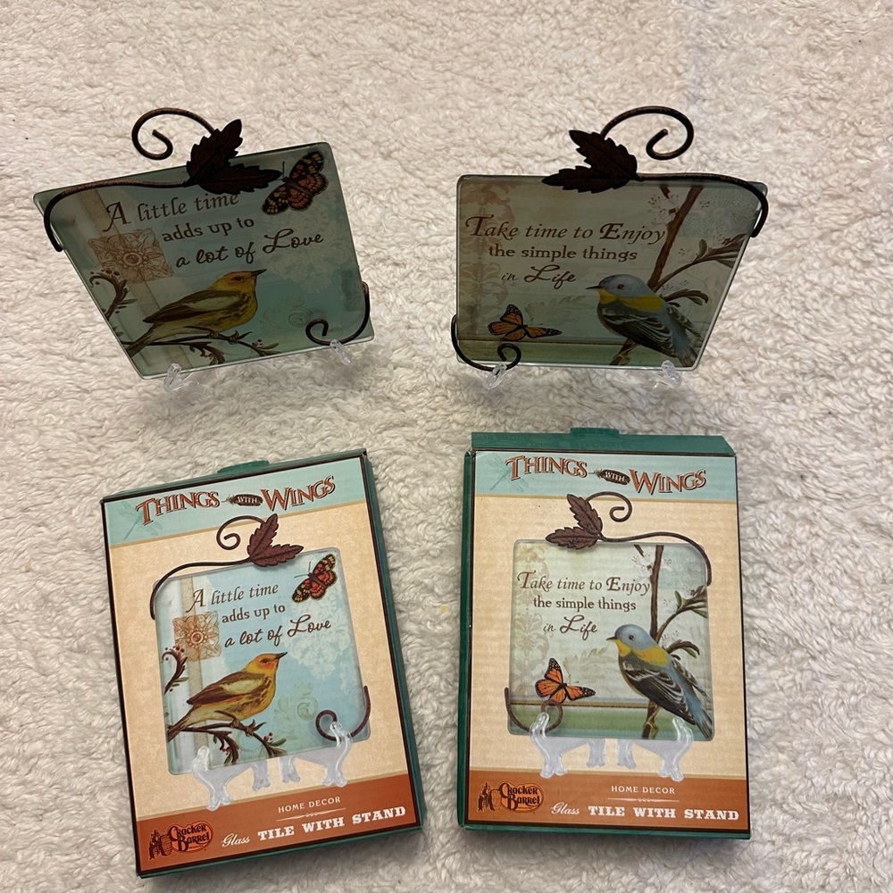 ❗️2 for 1❗️Things w/ Wings Glass Tiles w/ Stand